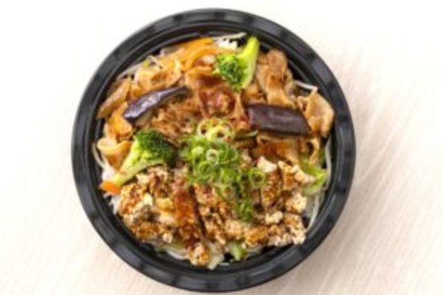 豚カルビのスタミナ焼きと若鳥の竜田揚げ丼